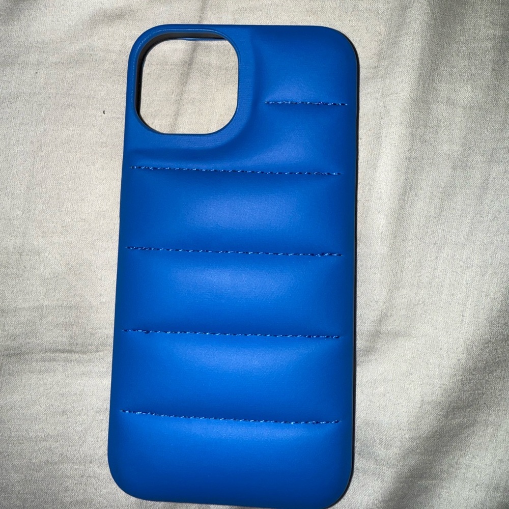 PUFFER JACKET PHONE CASE